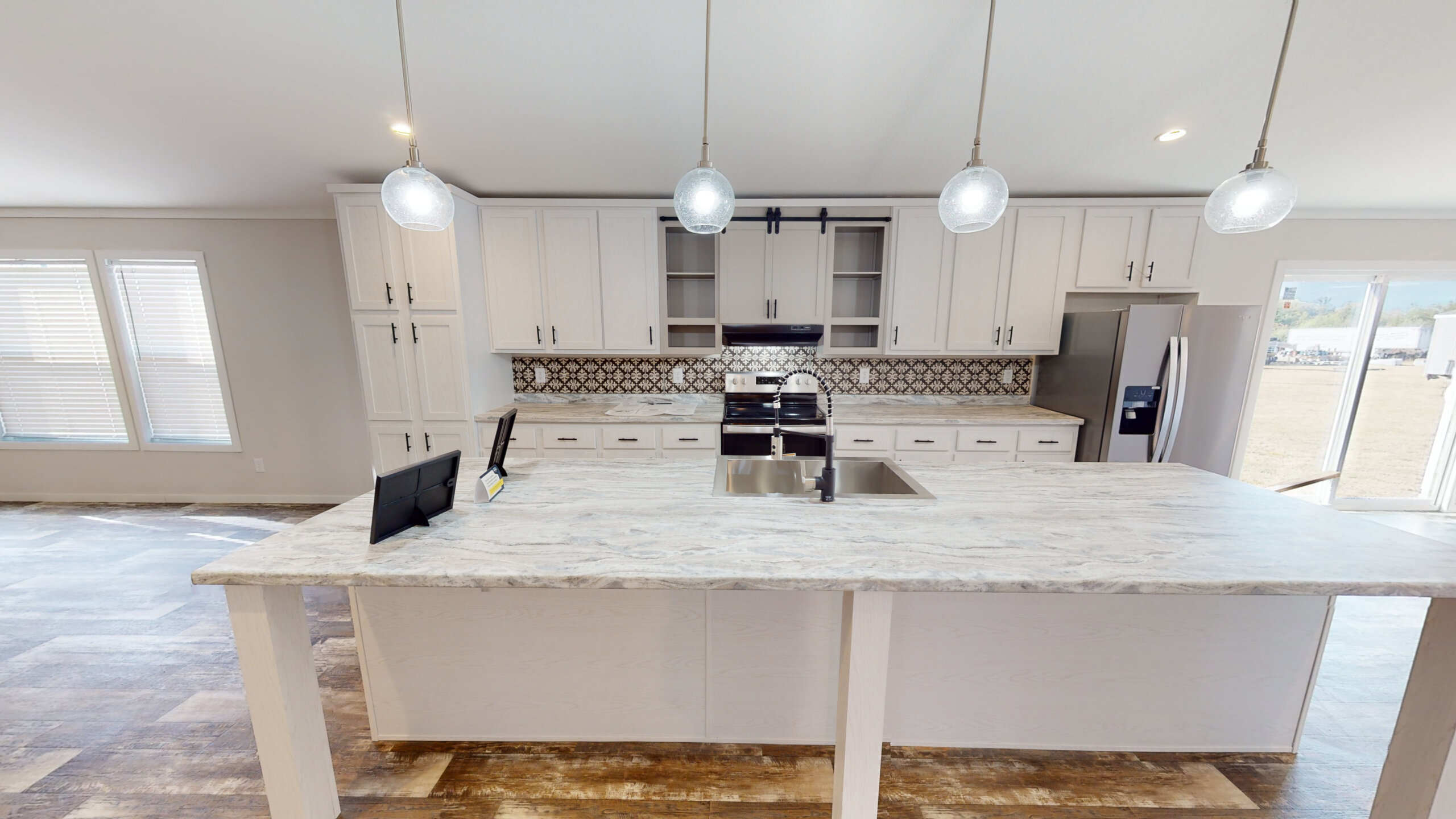 2023-Champion-The-Magazine-32x72-1577-sq-ft-32-Sn-2760AB-10222022_131013